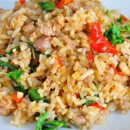 ข้าวคลุกกะเพรา  หมูสับ