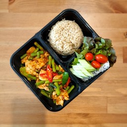 ผัดพริกแกงอกไก่(ถั่วฟักยาว)