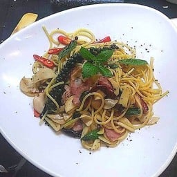 สปาเกตตี้ขี้เมาเบคอน