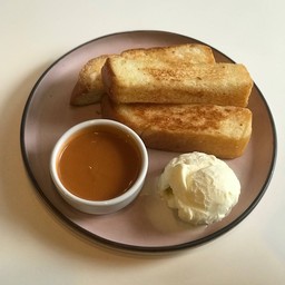 โทสต์สติ๊กแยมชาไทย&ไอศครีมกะทิ