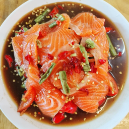 ยำแซลมอน 