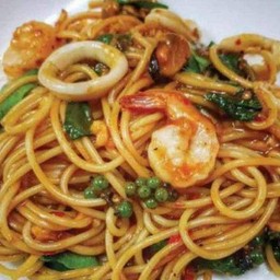 สปาเก๊ตตี้ ผัดกระเพา(เลือกเนื้อสัตว์)