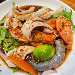 ยำกุ้งหมึก ทูโทน