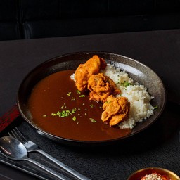 ข้าวเเกงกะหรี่ ไก่ทอด