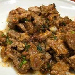 ลาบเนื้อสุกขม