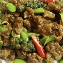 ผัดพริกแกงเนื้อ_ลูกเหรียง