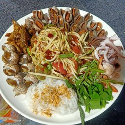 ลาบก้อย ส้มตำ ยำแซบ 340 นพวงศ์