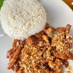 ข้าวหมูทอดกระเทียม