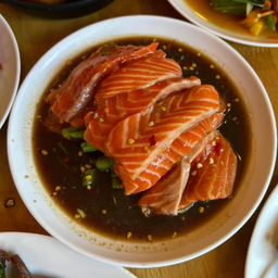 เหลาแซลมอน