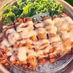 ข้าวไก่ทอด ซอสครีมมะนาว