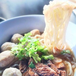 ต.โภชนา ก๋วยเตี๋ยวเนืัอวัดดงมูลเหล็ก