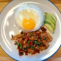 ข้าวกะเพราเป็ด+ไข่ดาว