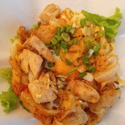 ก๋วยเตี๋ยวคั่วไก่เตาถ่าน โบราณกาญจน์