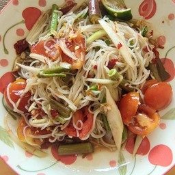 ตำซั่วขนมจีน