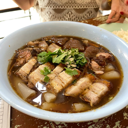 กวยจั๊บหมูกรอบ