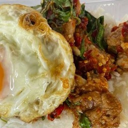 กะเพราซี่โครงหมู ราดข้าว