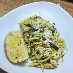 สปาเกตตี้พริกแห้งเนื้อสับเห็ด