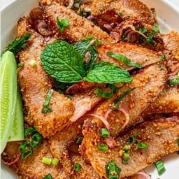 น้ำตกคอหมูย่าง