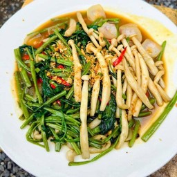 ผัดผักบุ้ง 3 ทัพ