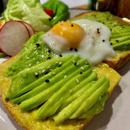 Avocado Poach Egg Bread
