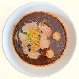 หมู-น้ำตก