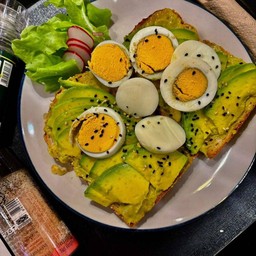 Avocado Boiled Egg Bread