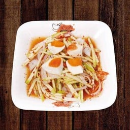 ยำมะม่วงไข่เค็ม