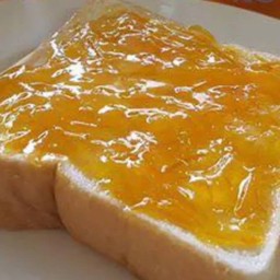 ขนมปังปิ้งเนย แยมสัปปะรด