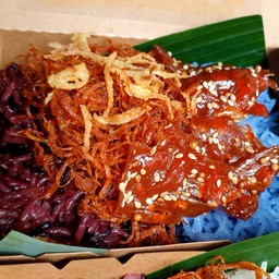 ข้าวเหนียวหน้าหมู 2 สะหาย หมูฝอย+หมูสวรรค์งาเม็ดผักชี