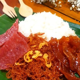 ข้าวเหนียวหน้าหมู 3 สะหาย (หมูหวาน+หมูฝอย+หมูสวรรค์)