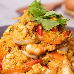 ผัดทะเลผงกะหรี่(กับข้าว)