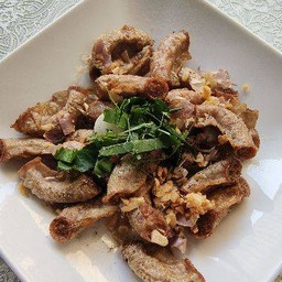 ไส่อ่อนทอดกระเทียม