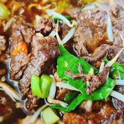 หม้อไฟน้ำตกเครื่องในวัว