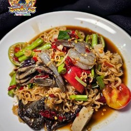 ตำมาม่า หมูยอ กุ้งสด (ปลาร้า)