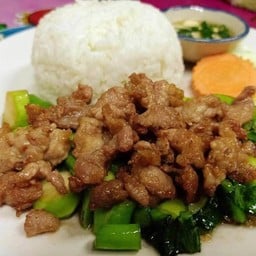 ข้าวต้มโต๊ะแดง
