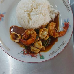 ข้าวผัดกระเพราทะเล