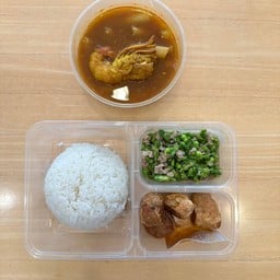 ข้าวแกงเหลืองไหลบัวกุ้งสด+ดอกขจรหมูสับ+จ๊อปู