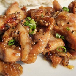 ไก่ซอสพริกไทยดำ