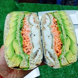 แซนวิชอกไก่+อะโวคาโด