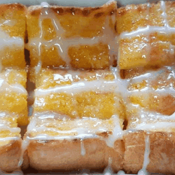 ขนมปังปิ้งเนยนม