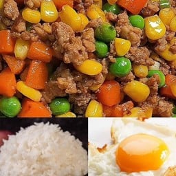 ผักผัดรวมหมู +ไข่ดาว 肉沬三丁+煎蛋 盖饭