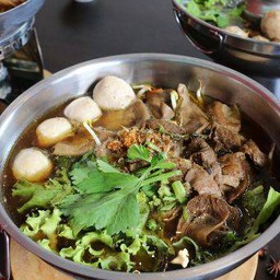 เซตฮ่องเต้หมูตุ๋นหม้อไฟ