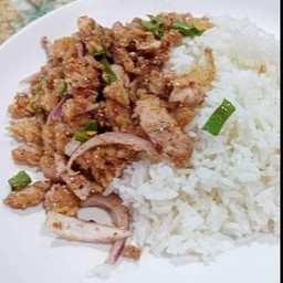 ข้าวยำไก่กรอบ.คลุกผงข้าวโพด
