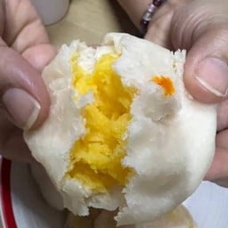 ซาลาเปา ไส้หวาน(ครีม)  5   ลูก  ไม่นึ่ง