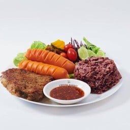 คอมโบข้าวหน้าสเต็กไก่จิ้มแจ่ว เพิ่มไส้กรอก