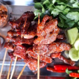 จากใจคนขายหมูปิ้ง (ปิ้งย่างนวมินทร์)