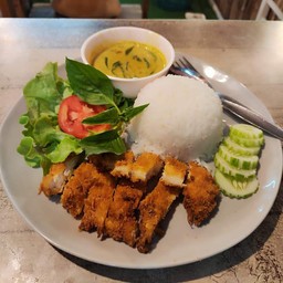 ข้าวราดแกงเขียวหวานแห้ง