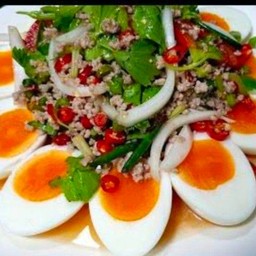 ยำไข่ต้ม