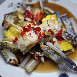 ยำปูม้า  40.-