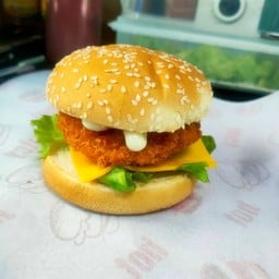 [อร่อยซ่ากับโค้ก] Burger กุ้ง+ชีส ทาร์ทาร์ซอส +  โค้ก ออริจินัล (กระป๋อง) 